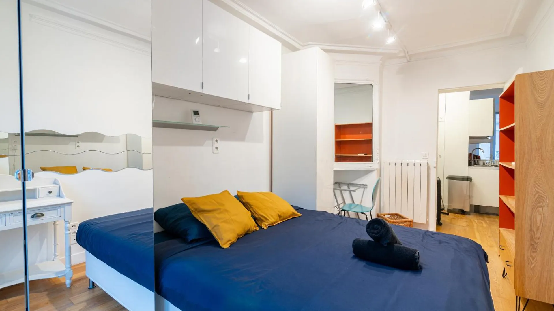 Luxurious 1 Bedroom Tour Eiffel Saint Dominique Free Netflix Apartment