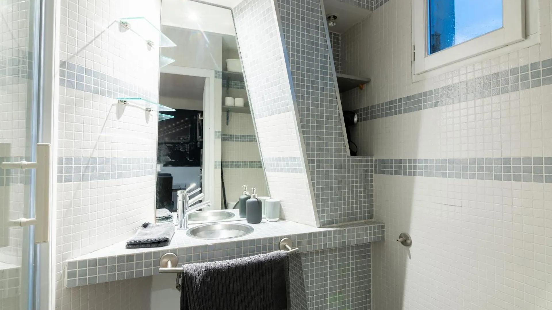 Luxurious 1 Bedroom Tour Eiffel Saint Dominique Free Netflix * Paris