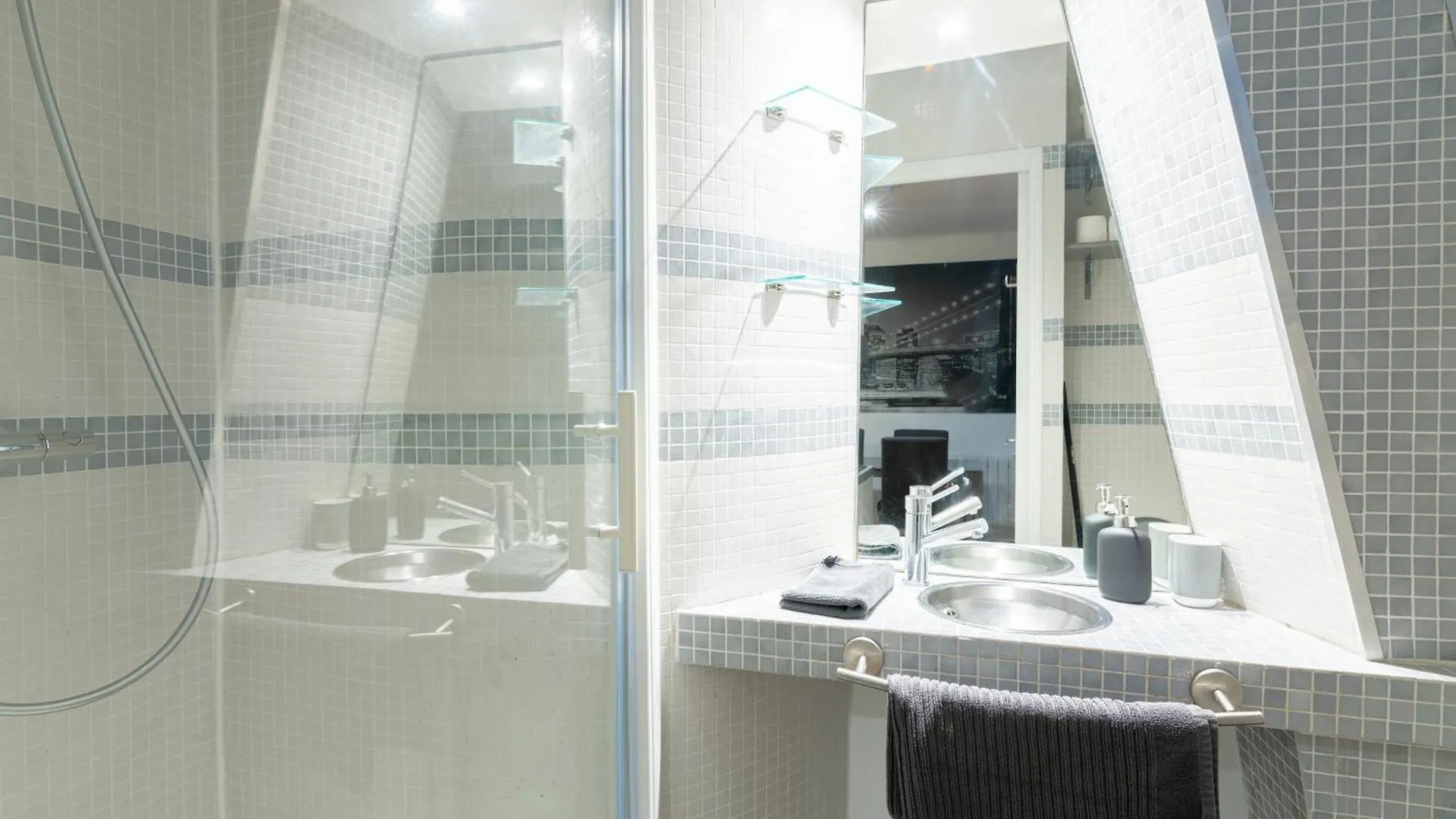 Luxurious 1 Bedroom Tour Eiffel Saint Dominique Free Netflix Lägenhet *